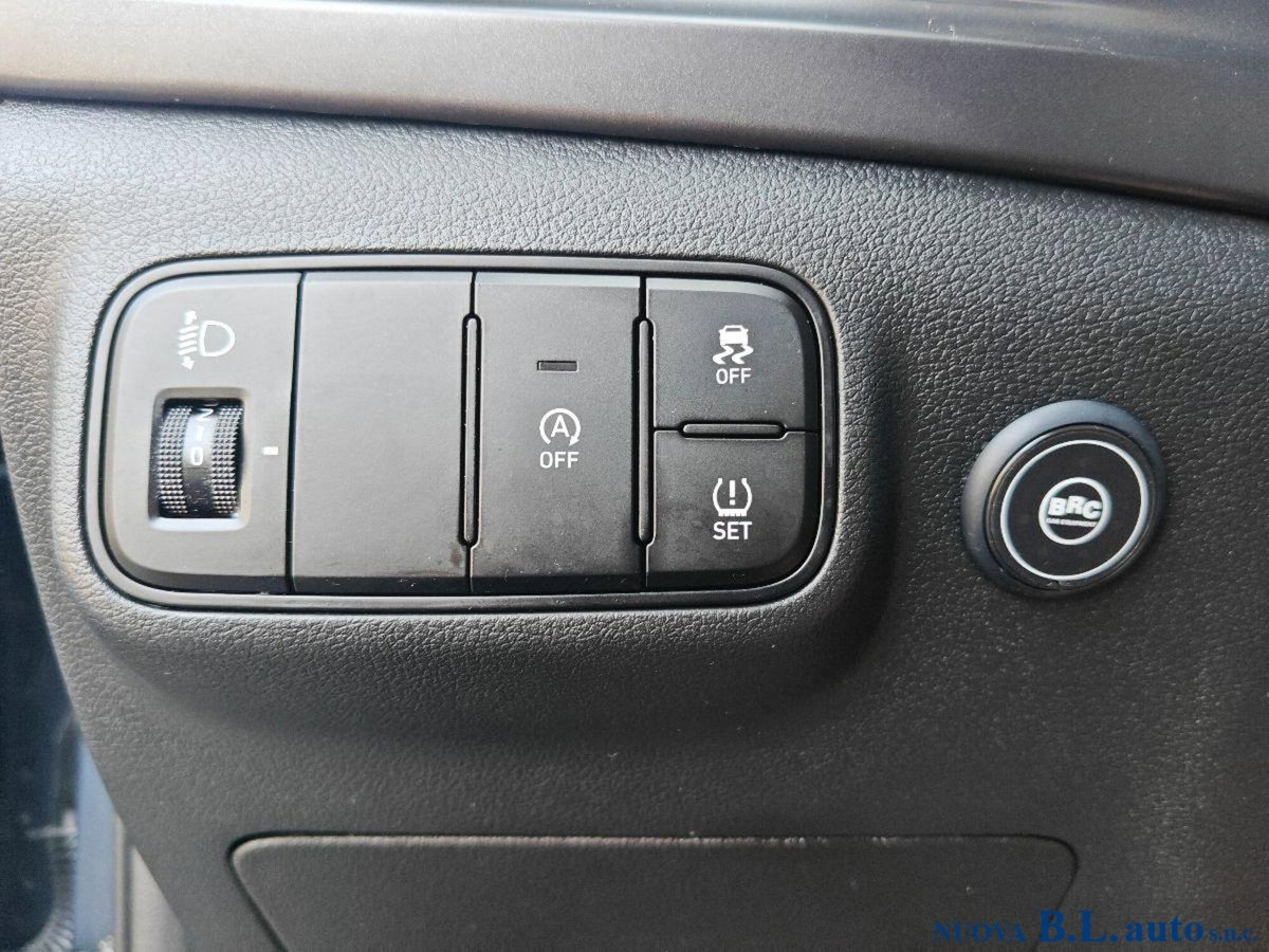 Hyundai i20 1.2 Gpl Connectline mt (9)