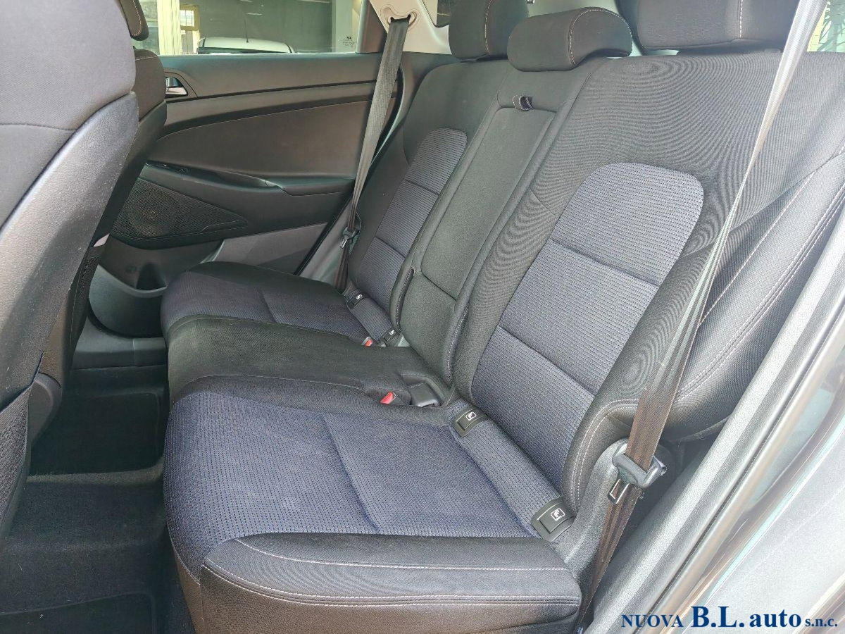 Hyundai Tucson 1.7 CRDi DCT XPossible (14)