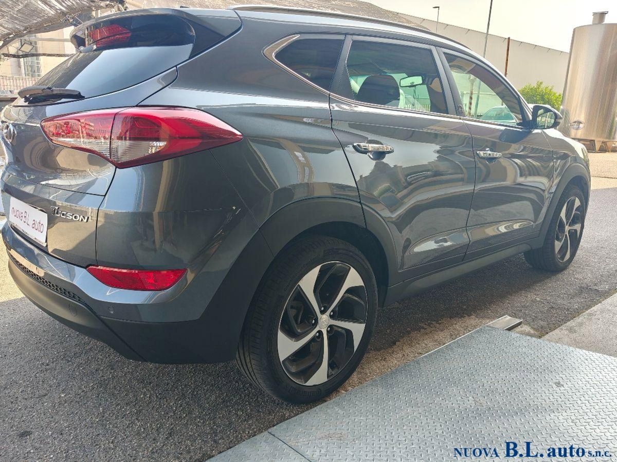 Hyundai Tucson 1.7 CRDi DCT XPossible (2)