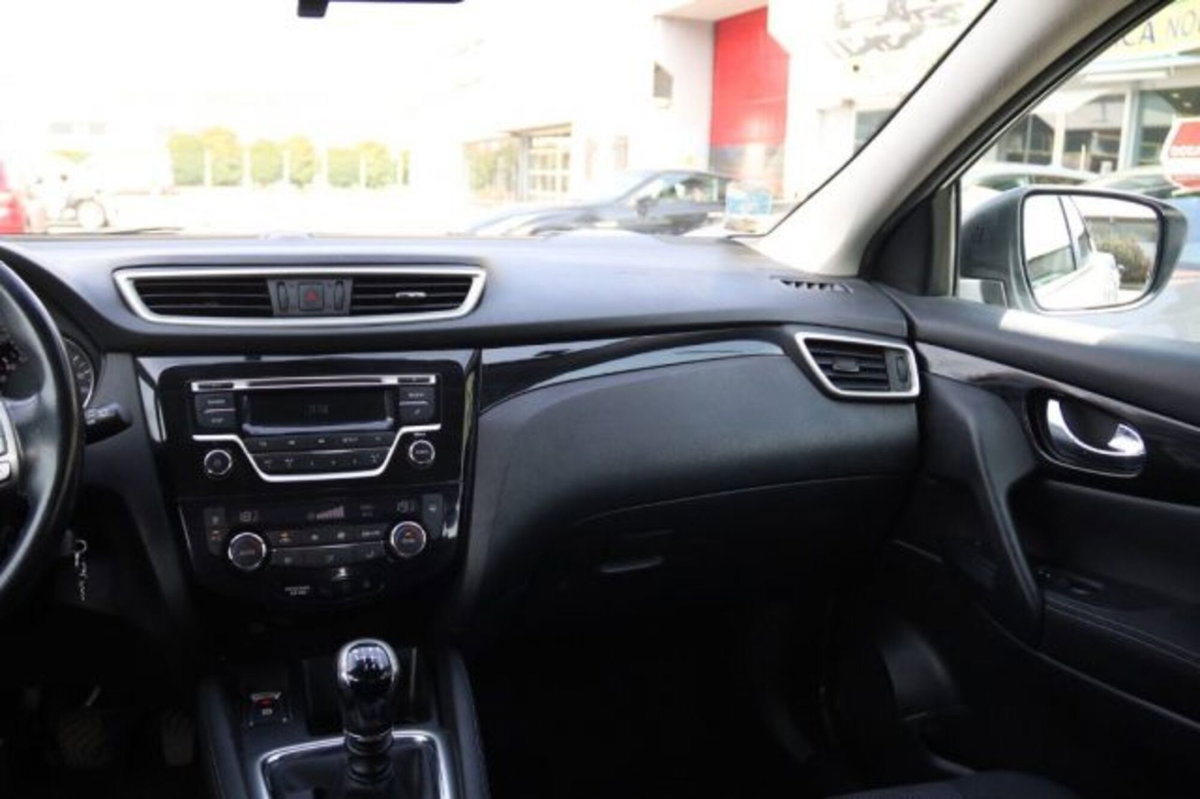 Nissan Qashqai 1.2 DIG-T N-Connecta (13)