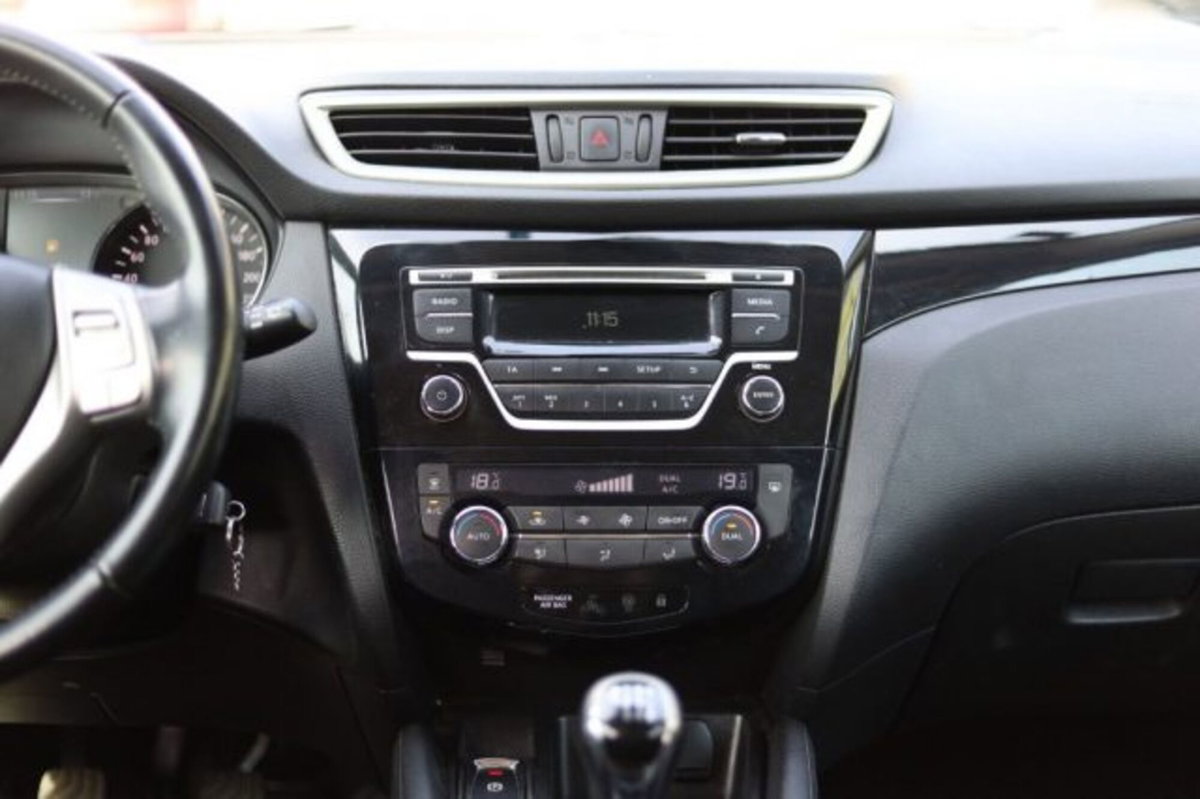 Nissan Qashqai 1.2 DIG-T N-Connecta (15)