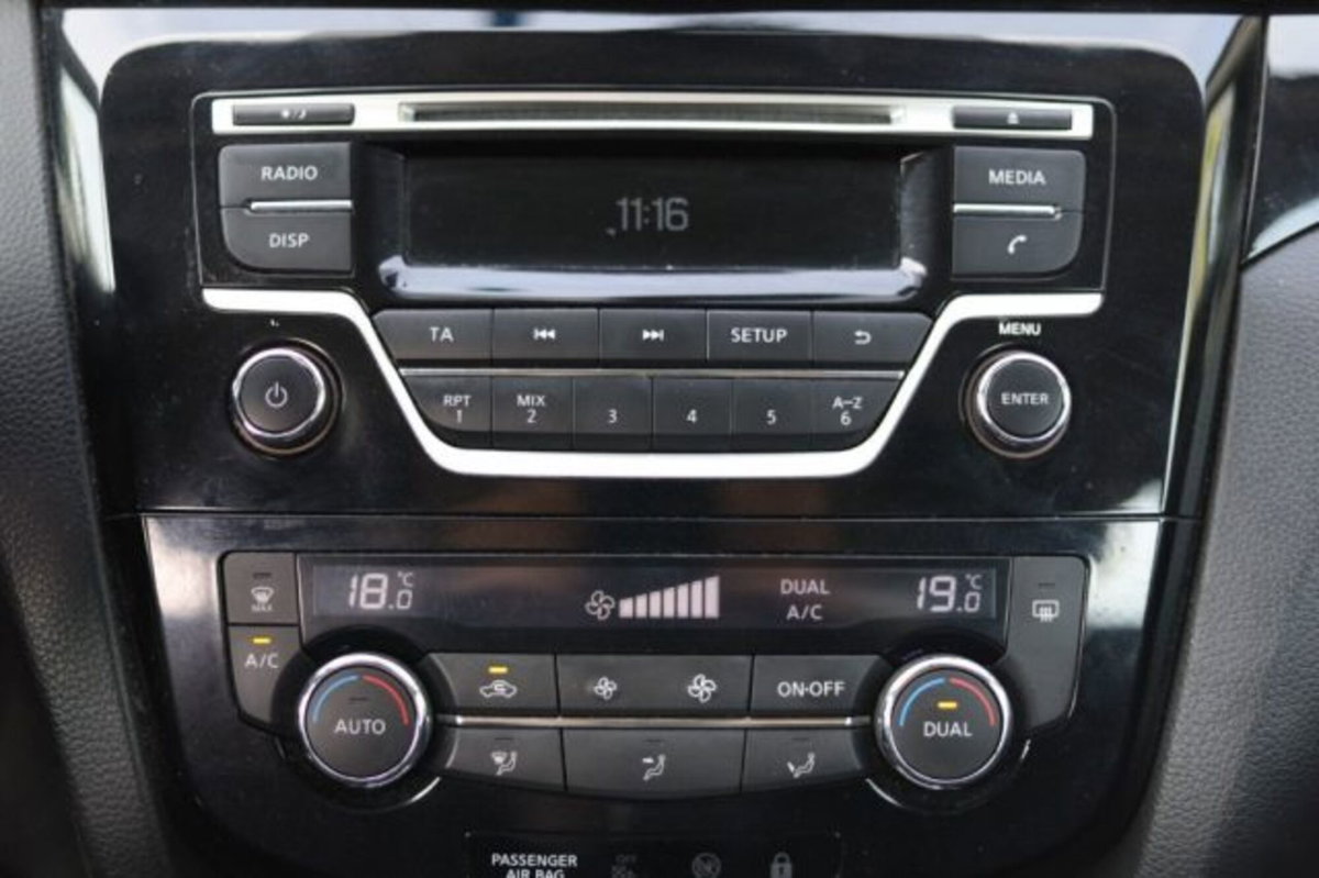Nissan Qashqai 1.2 DIG-T N-Connecta (19)
