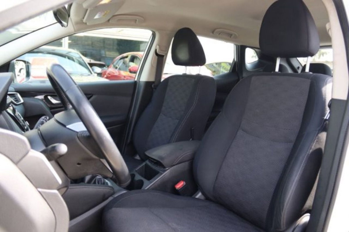 Nissan Qashqai 1.2 DIG-T N-Connecta (9)