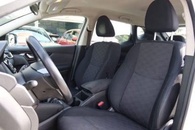 Nissan Qashqai 1.2 DIG-T N-Connecta (9)