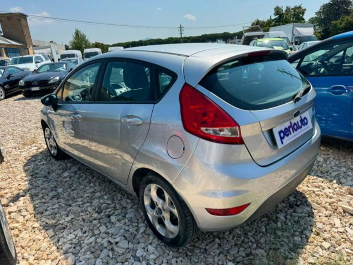Ford Fiesta Ikon 1.4 5 porte Bz.- GPL (3)