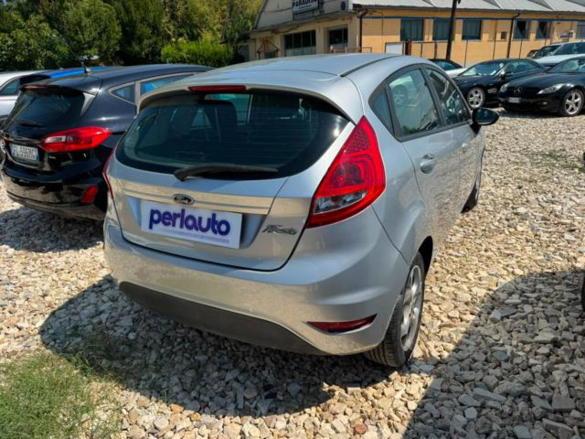 Ford Fiesta Ikon 1.4 5 porte Bz.- GPL (4)