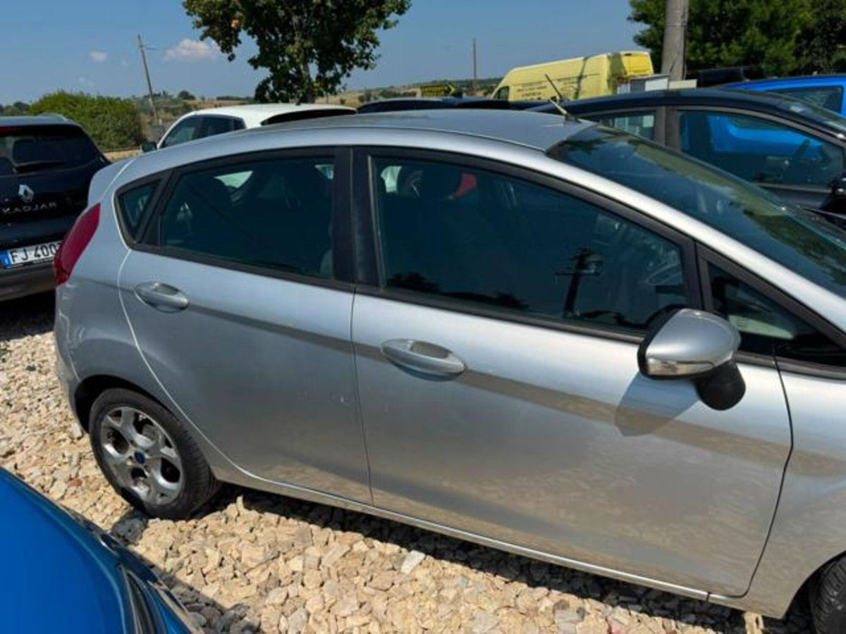 Ford Fiesta Ikon 1.4 5 porte Bz.- GPL (5)
