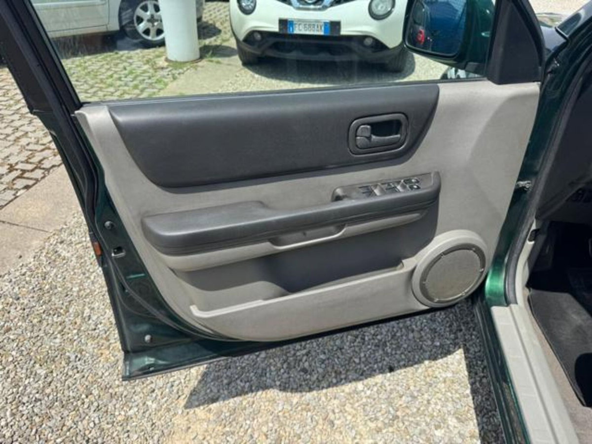 Nissan X-Trail 2.2 dCi Wild 4X2 (8)