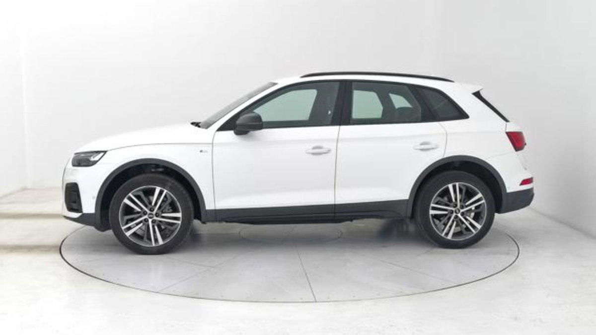 Audi Q5 40 2.0 tdi mhev 12V S line quattro s-tronic (2)