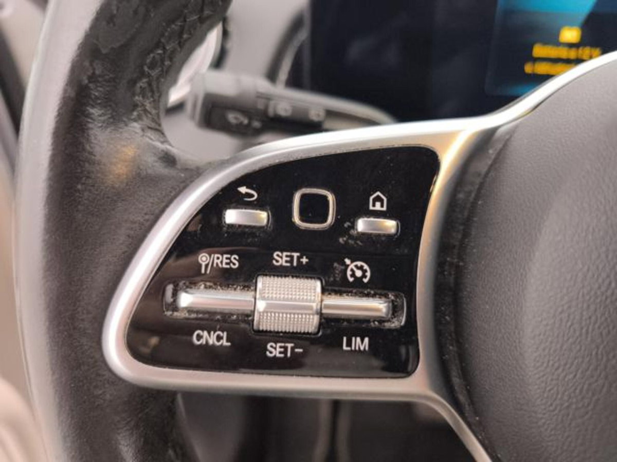Mercedes-Benz GLB 220 d Automatic 4Matic Sport Plus (14)
