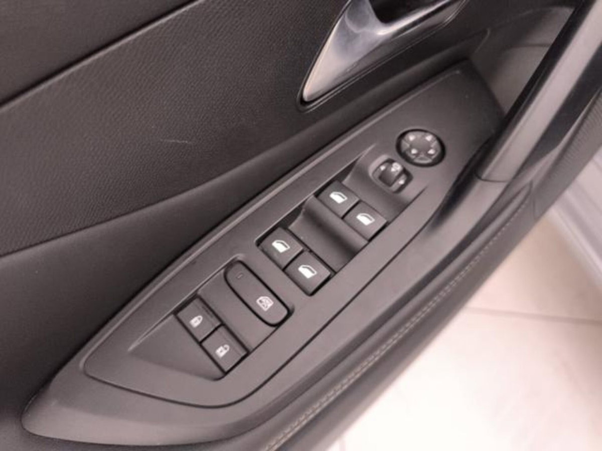 Peugeot 308 SW BlueHDi 130 S&S EAT8 Allure Pack (19)