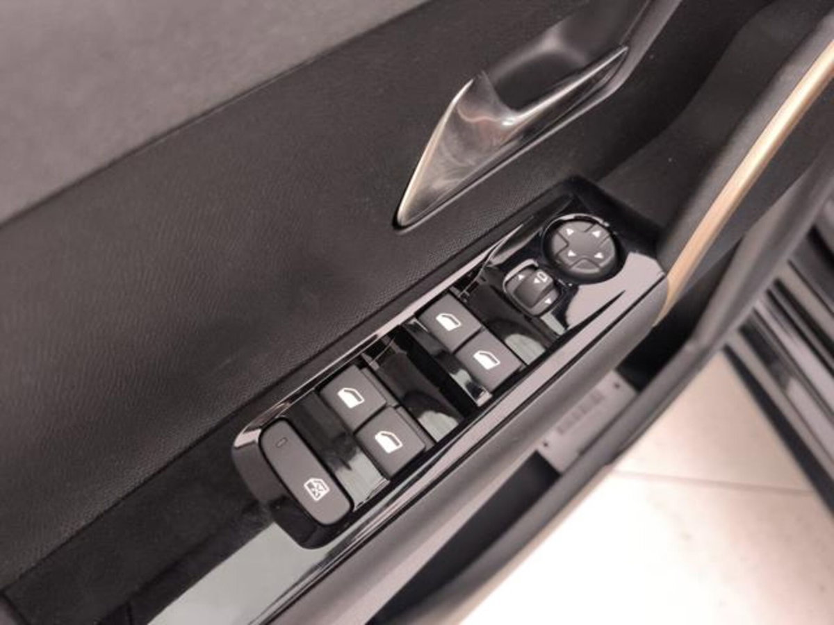 Lancia Ypsilon 51kWh LX (20)