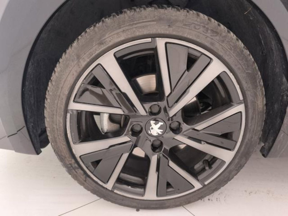 Peugeot 208 1.2 puretech Active s&s 100cv (9)