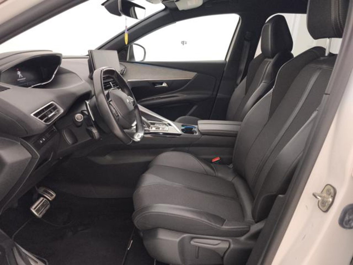 Peugeot 3008 BlueHDi 130 S&S EAT8 GT Pack (11)