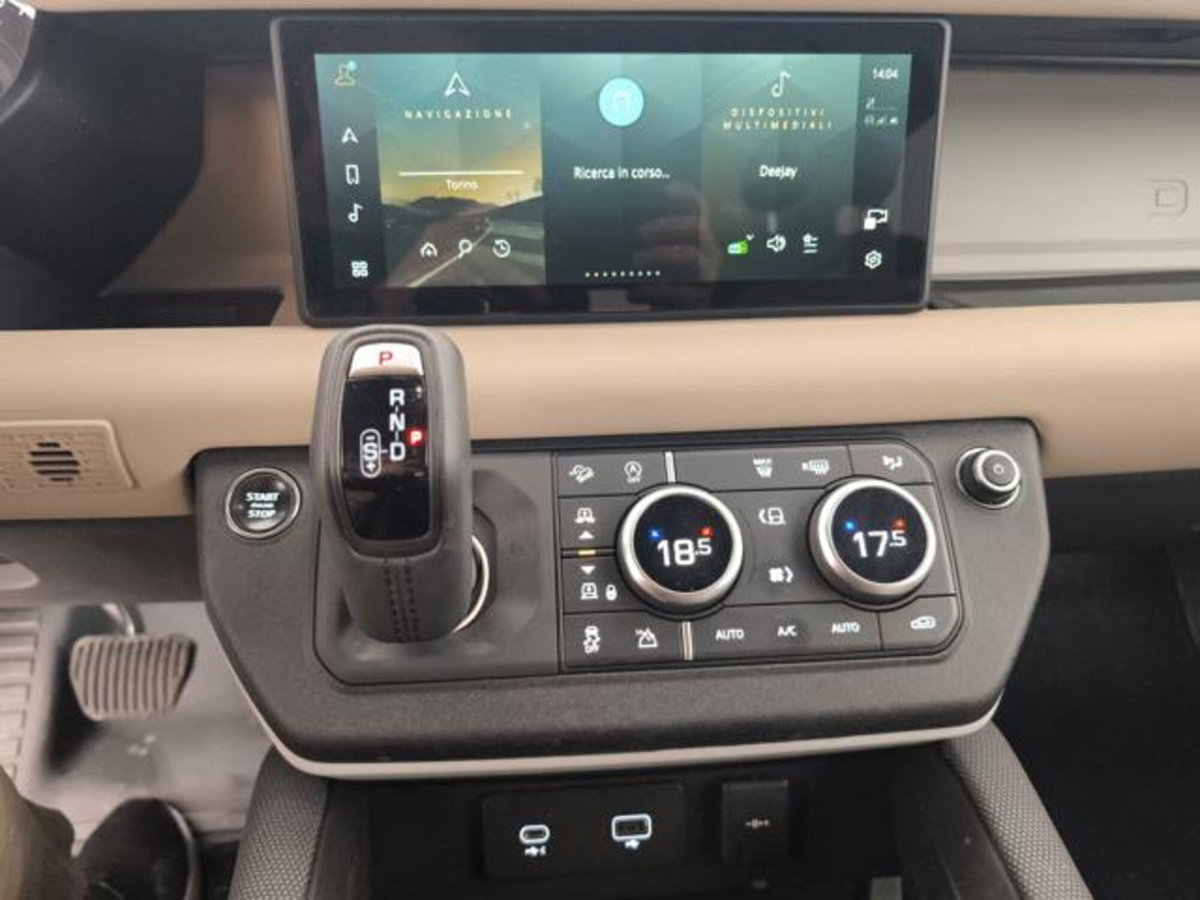 Land Rover Defender 110 3.0d i6 mhev X-Dynamic SE awd 250cv auto (17)