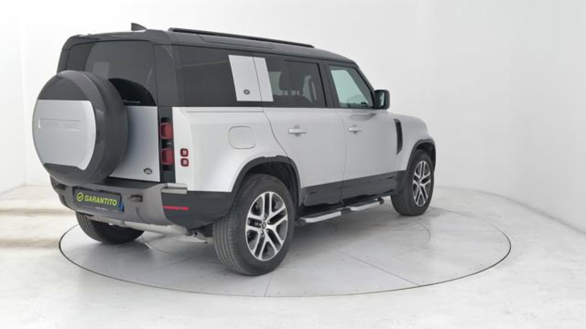 Land Rover Defender 110 3.0d i6 mhev X-Dynamic SE awd 250cv auto (5)