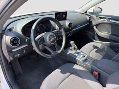 Audi A3 Sportback 35 TFSI COD S tronic Business (9)