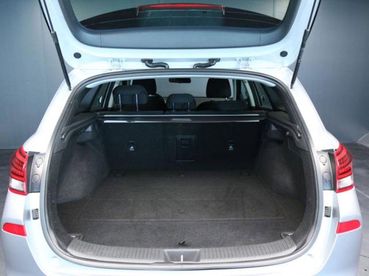 Hyundai i30 Fastback 1.0 T-GDI iMT 48V Prime (7)