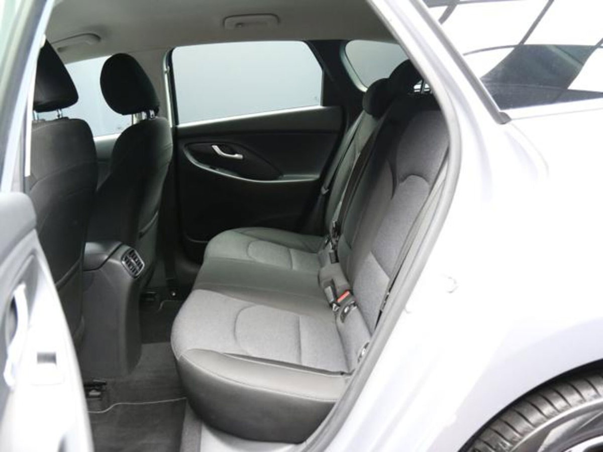 Hyundai i30 Fastback 1.0 T-GDI iMT 48V Prime (8)