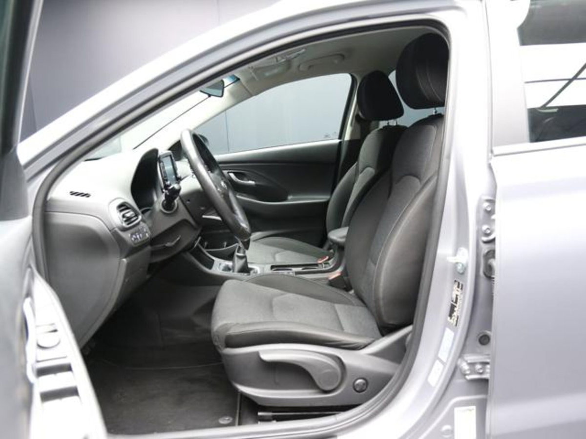 Hyundai i30 Fastback 1.0 T-GDI iMT 48V Prime (9)