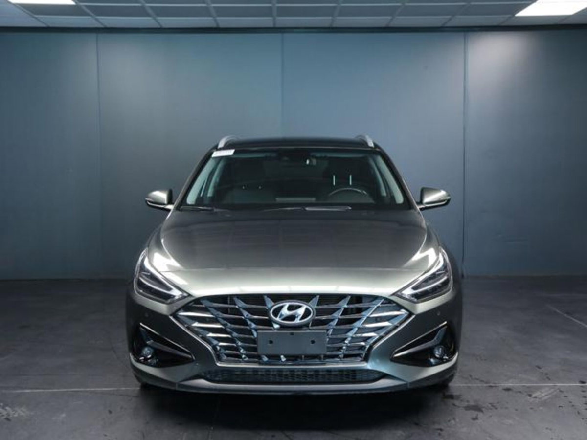Hyundai i30 Fastback 1.0 T-GDI iMT 48V Prime (2)