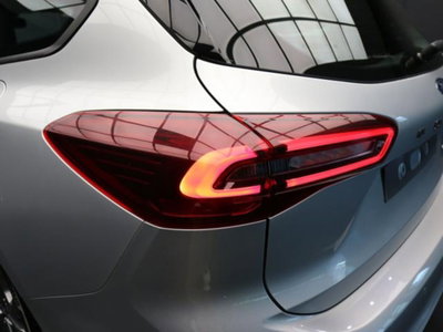 Ford Focus Station Wagon 1.0 EcoBoost Hybrid 155 CV SW ST-Line (11)