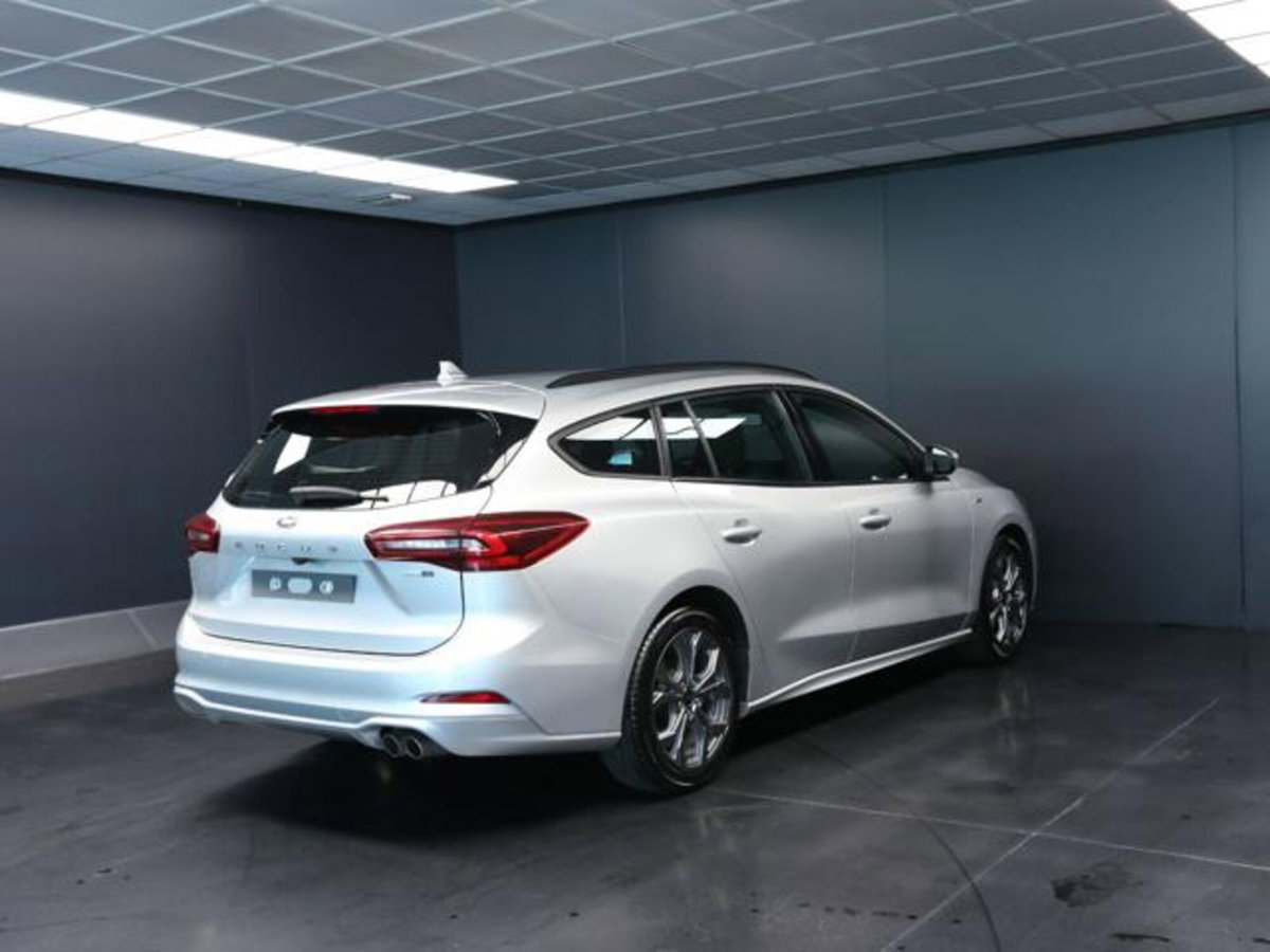 Ford Focus Station Wagon 1.0 EcoBoost Hybrid 155 CV SW ST-Line (3)