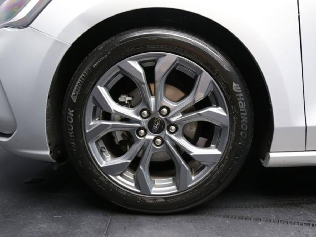 Ford Focus Station Wagon 1.0 EcoBoost Hybrid 155 CV SW ST-Line (5)