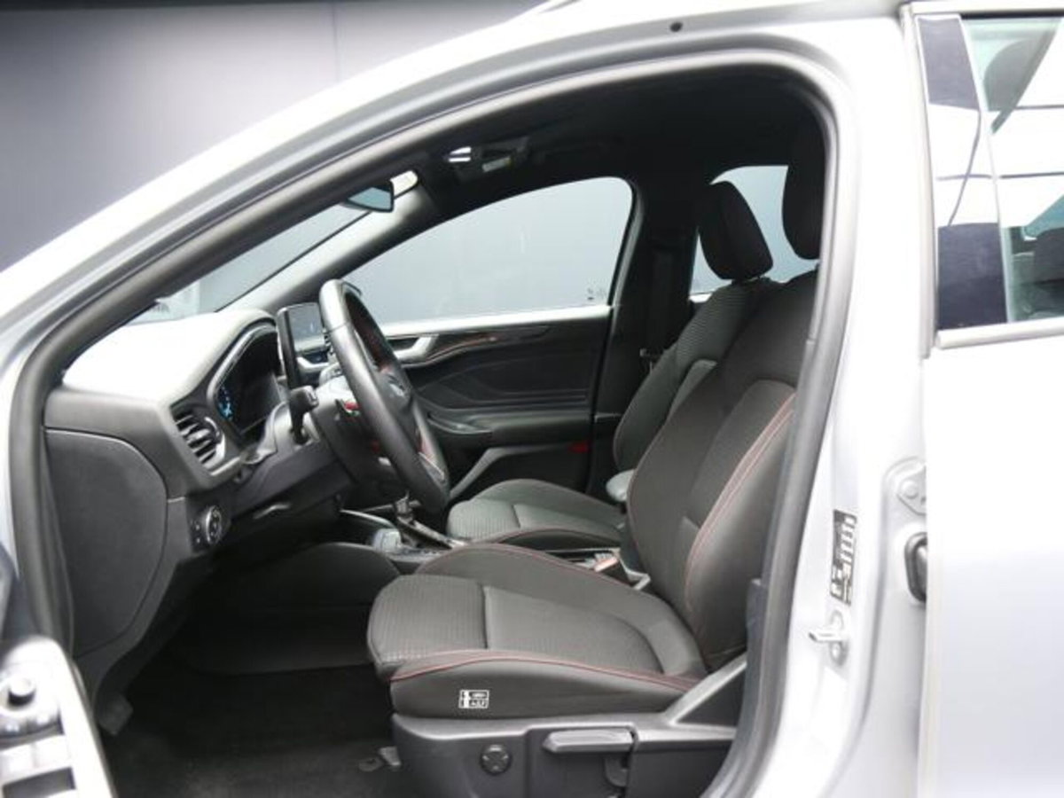 Ford Focus Station Wagon 1.0 EcoBoost Hybrid 155 CV SW ST-Line (9)