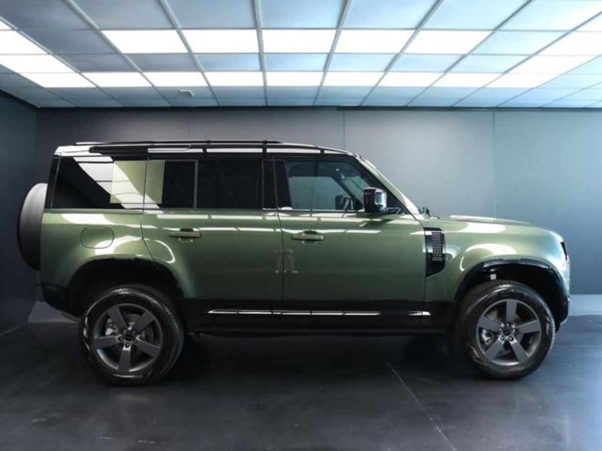 Land Rover Defender 110 3.0d i6 mhev X-Dynamic HSE awd 250cv auto (3)