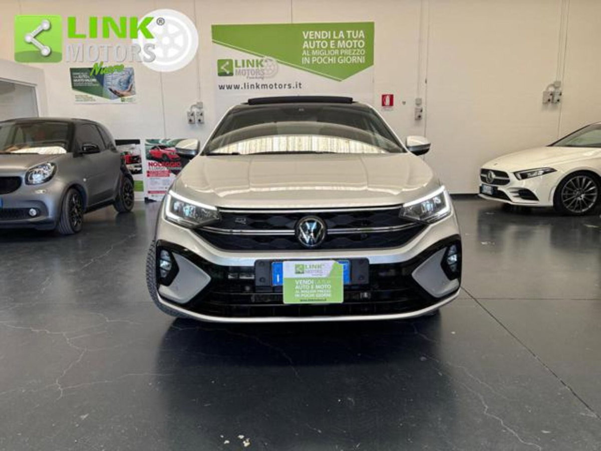 Volkswagen Taigo 1.0 TSI 110 CV DSG R-Line (9)