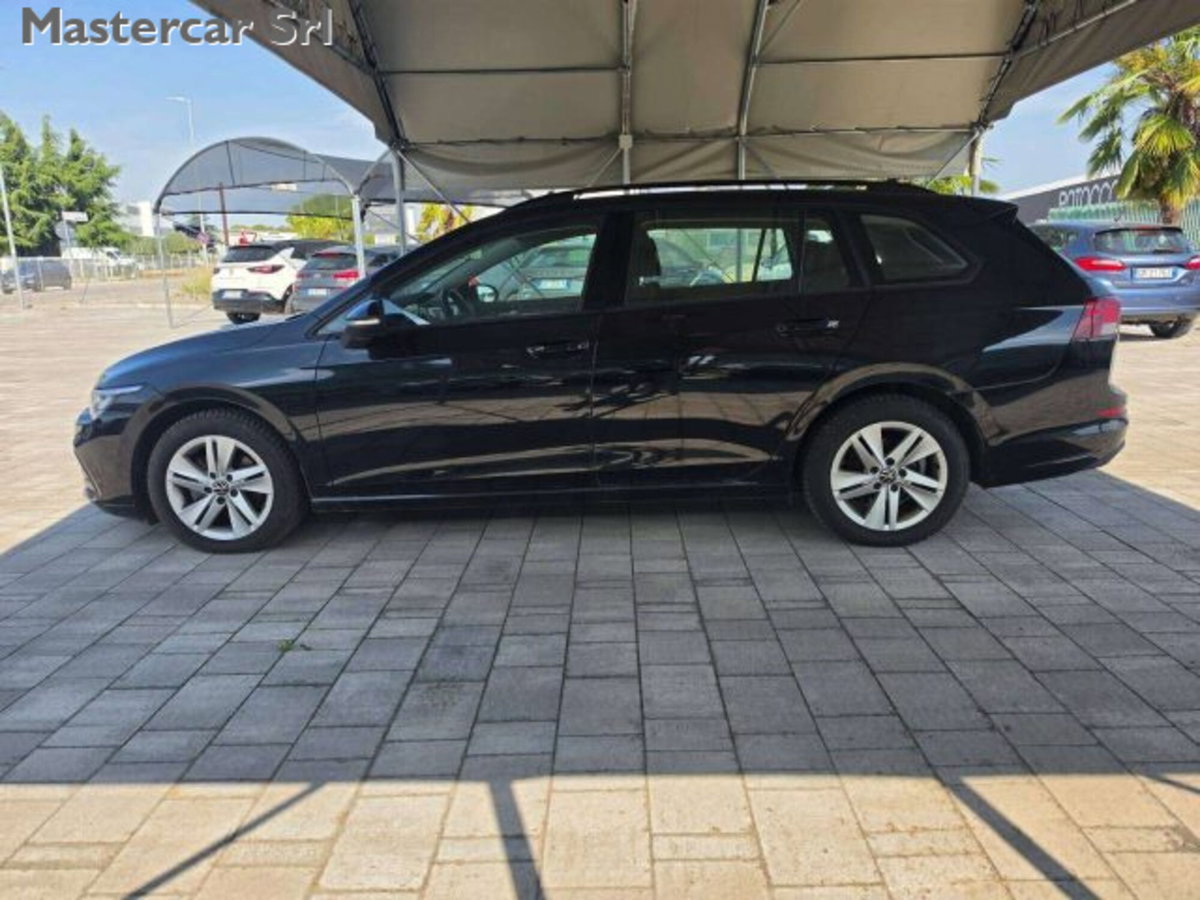Volkswagen Golf Variant 1.0 eTSI EVO DSG Life (3)