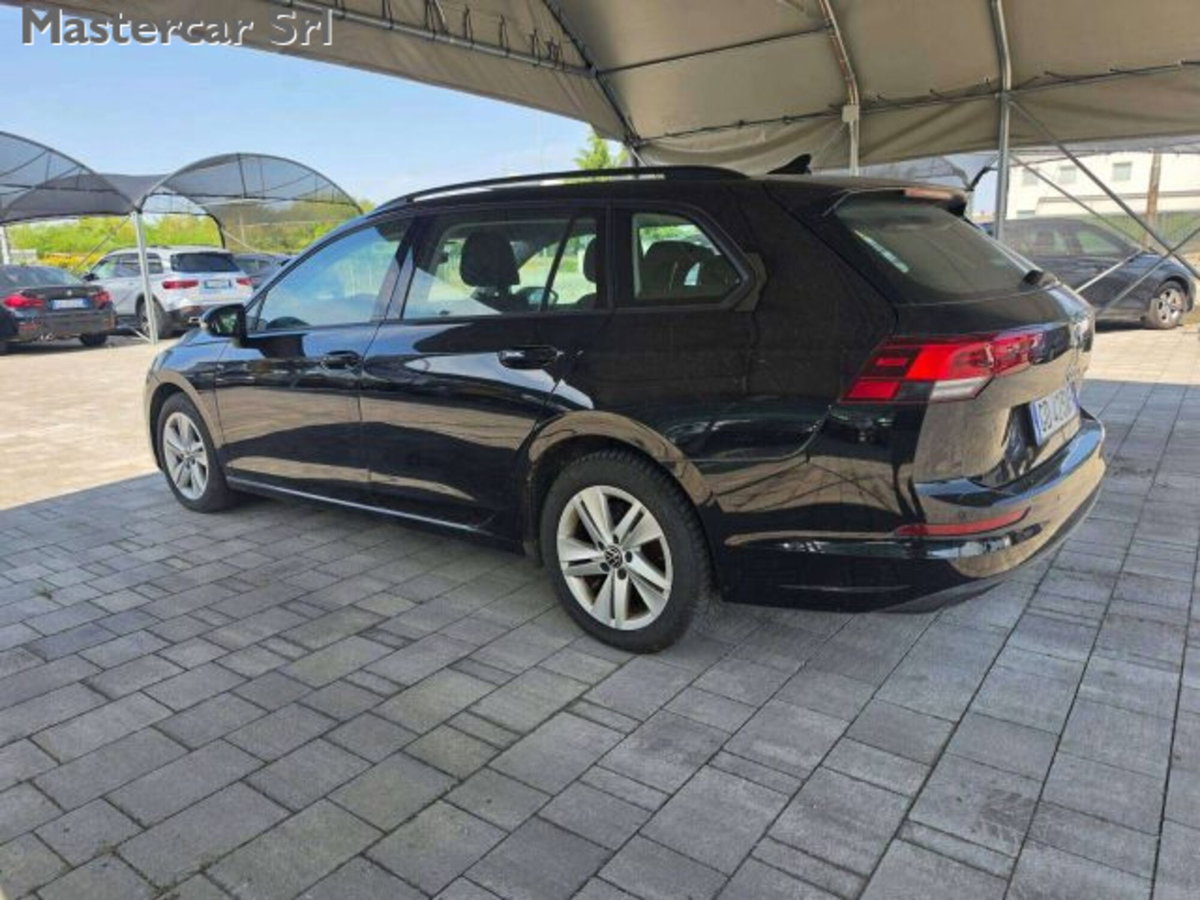 Volkswagen Golf Variant 1.0 eTSI EVO DSG Life (4)
