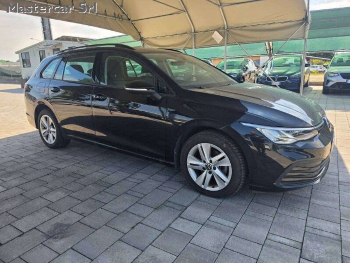 Volkswagen Golf Variant 1.0 eTSI EVO DSG Life (8)