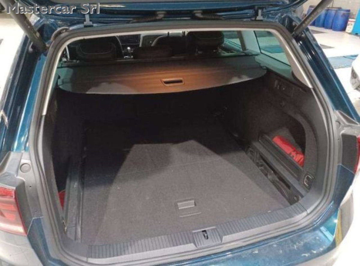 Volkswagen Passat Variant 2.0 TDI SCR 200 CV 4MOTION DSG Executive (10)