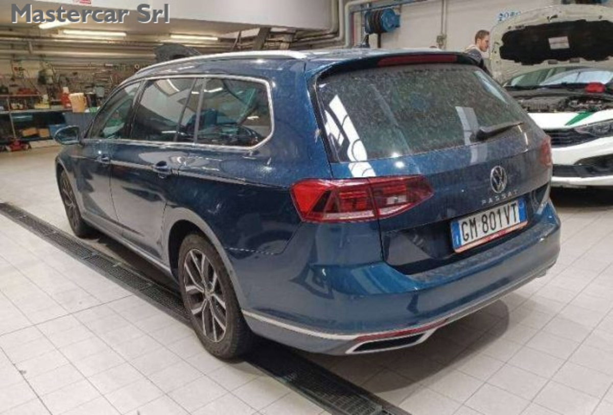 Volkswagen Passat Variant 2.0 TDI SCR 200 CV 4MOTION DSG Executive (3)