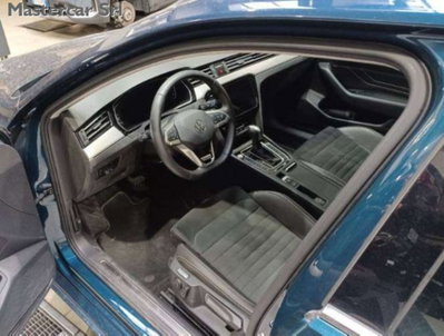 Volkswagen Passat Variant 2.0 TDI SCR 200 CV 4MOTION DSG Executive (6)