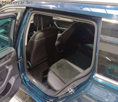 Volkswagen Passat Variant 2.0 TDI SCR 200 CV 4MOTION DSG Executive (7)