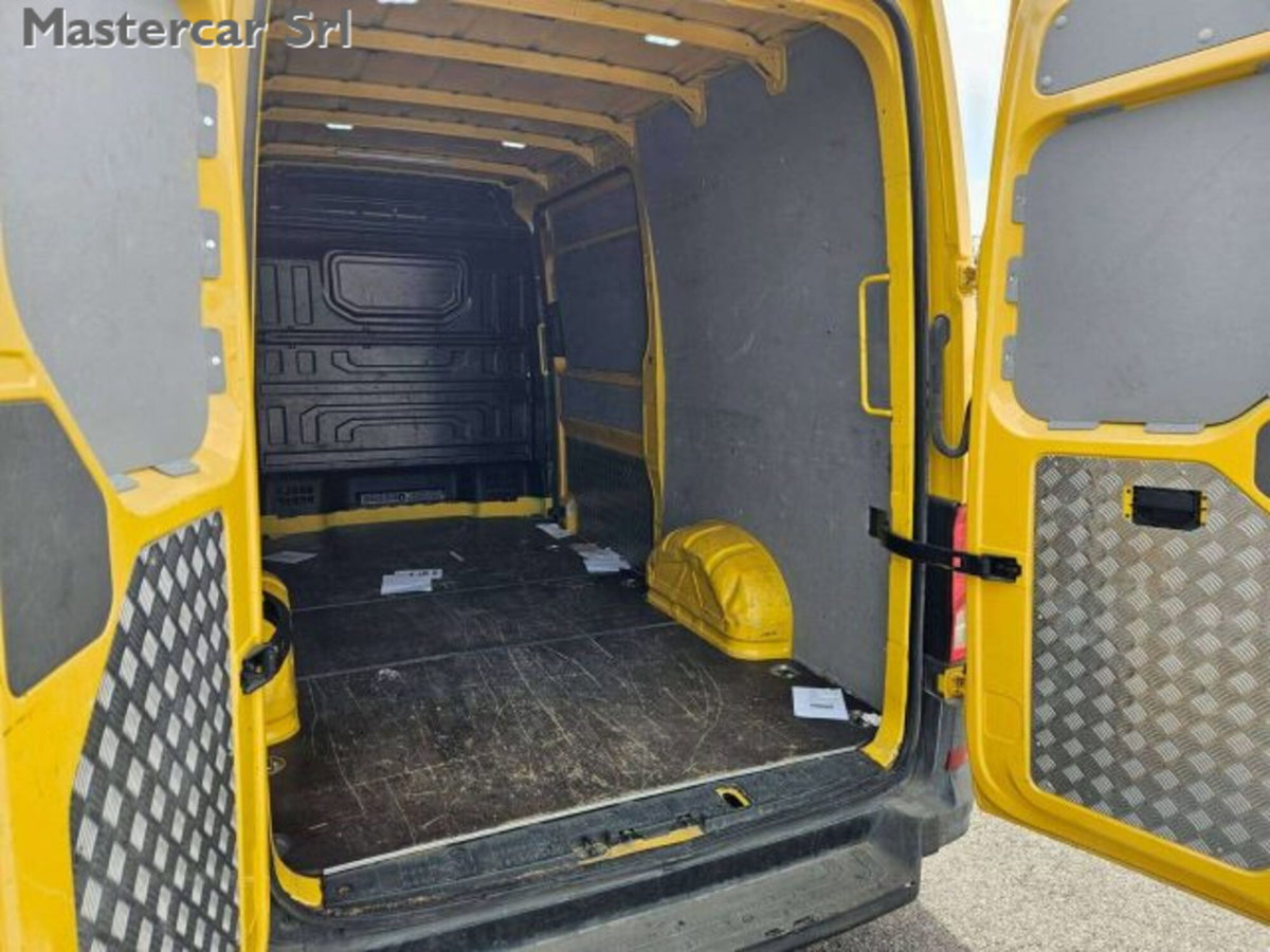 Volkswagen Veicoli Commerciali Crafter Furgone 35 2.0 tdi 140cv L3H3 Logistic auto (15)