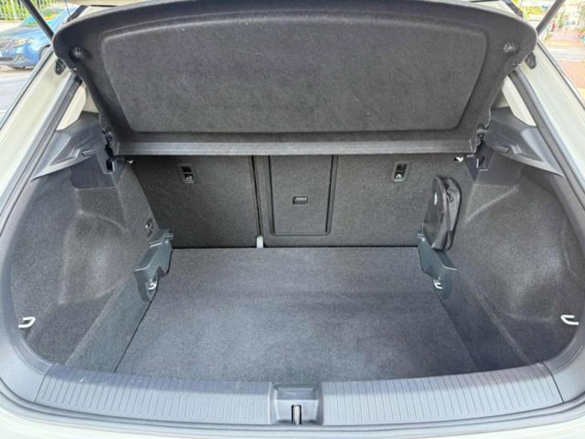 Volkswagen T-Roc 1.0 TSI Life (17)