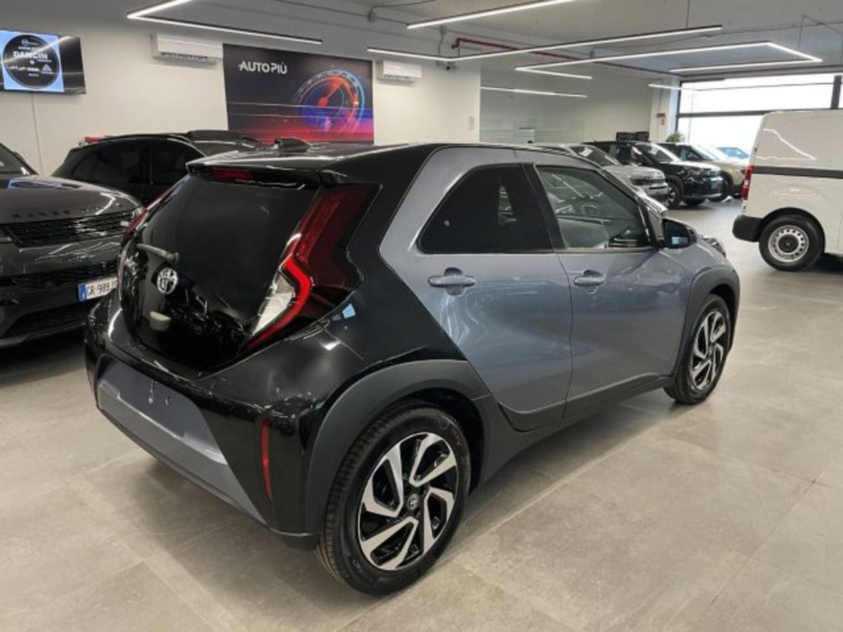 Toyota Aygo X 1.0 VVT-i 72 CV 5 porte Limited Air (14)