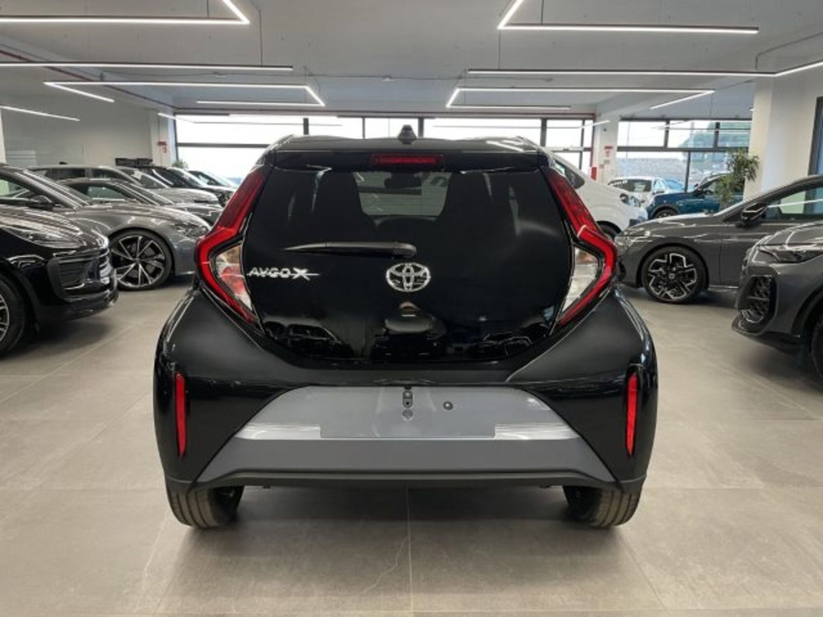 Toyota Aygo X 1.0 VVT-i 72 CV 5 porte Limited Air (6)