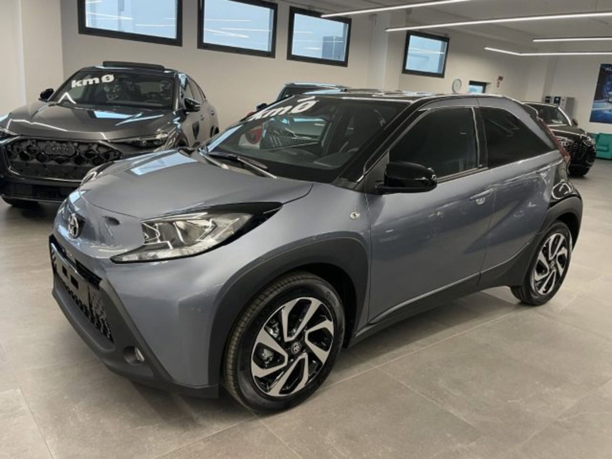 Toyota Aygo X 1.0 VVT-i 72 CV 5 porte Limited Air (8)