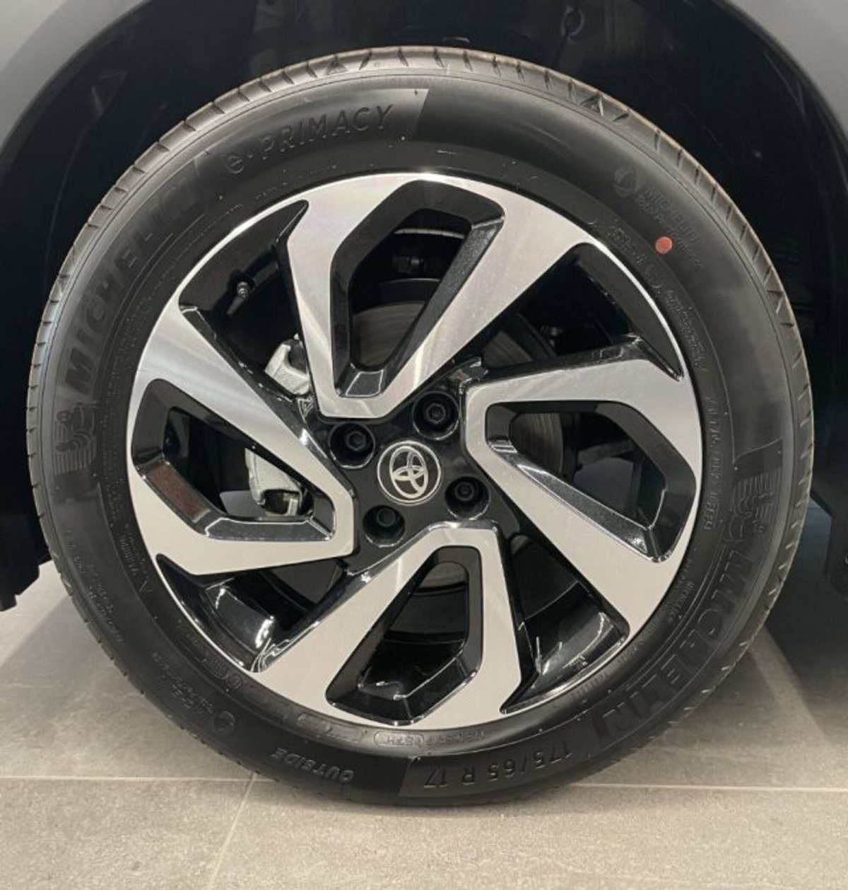 Toyota Aygo X 1.0 VVT-i 72 CV 5 porte Limited Air (7)