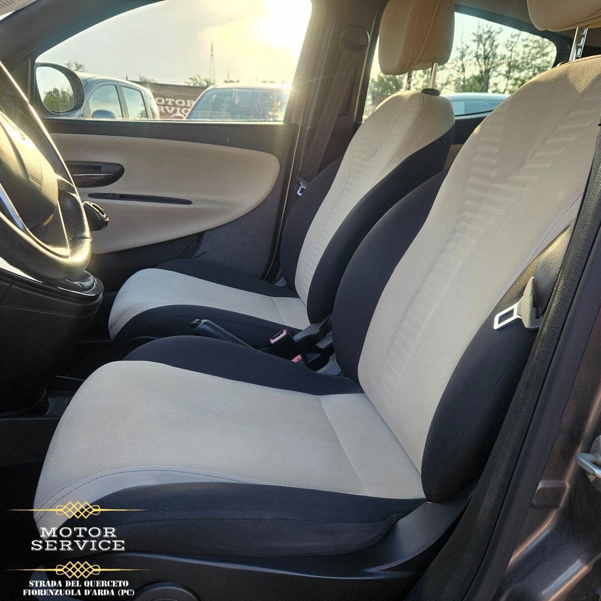 Lancia Ypsilon 1.2 69 CV 5 porte Gold (10)
