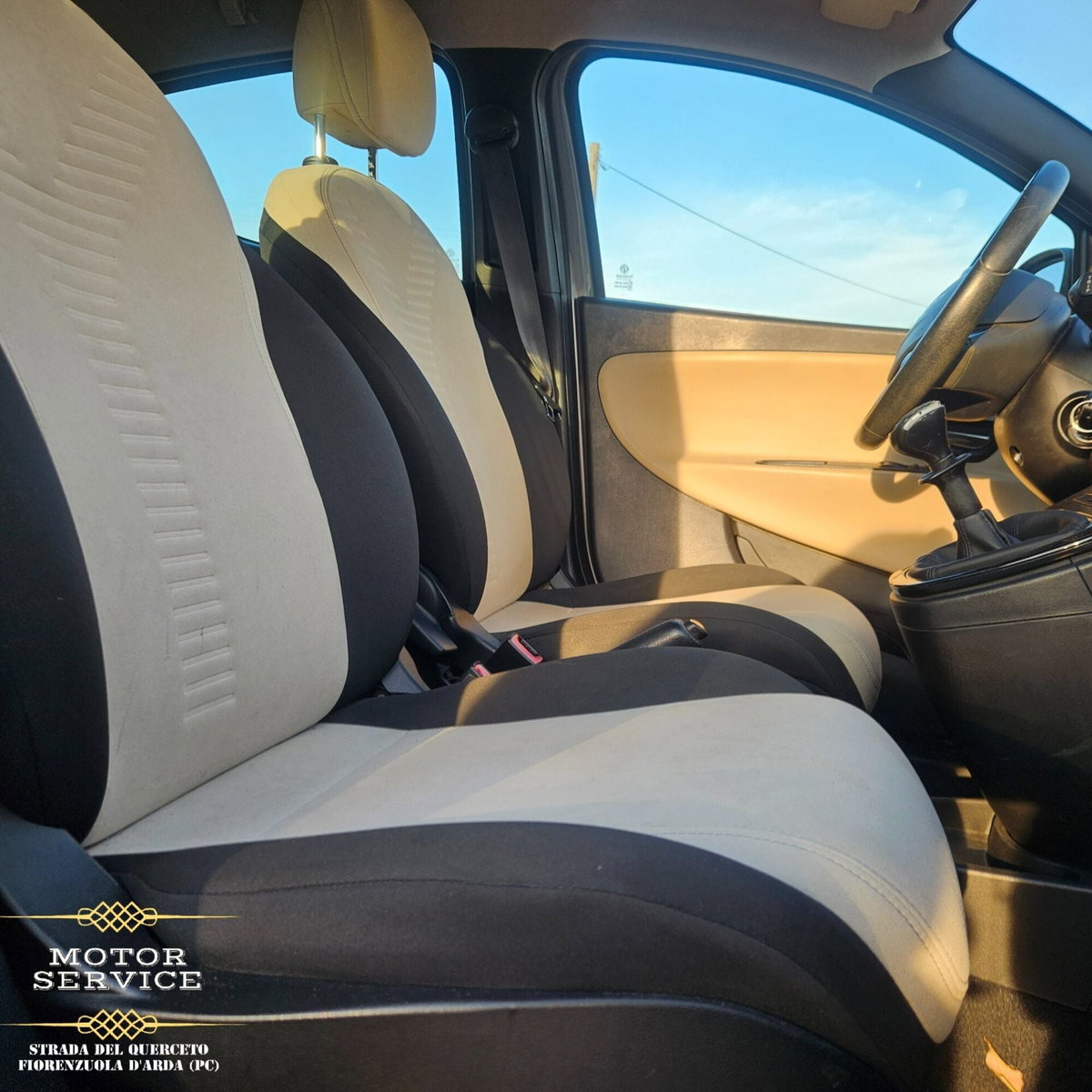 Lancia Ypsilon 1.2 69 CV 5 porte Gold (14)