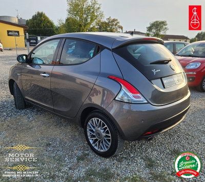 Lancia Ypsilon 1.2 69 CV 5 porte Gold (3)