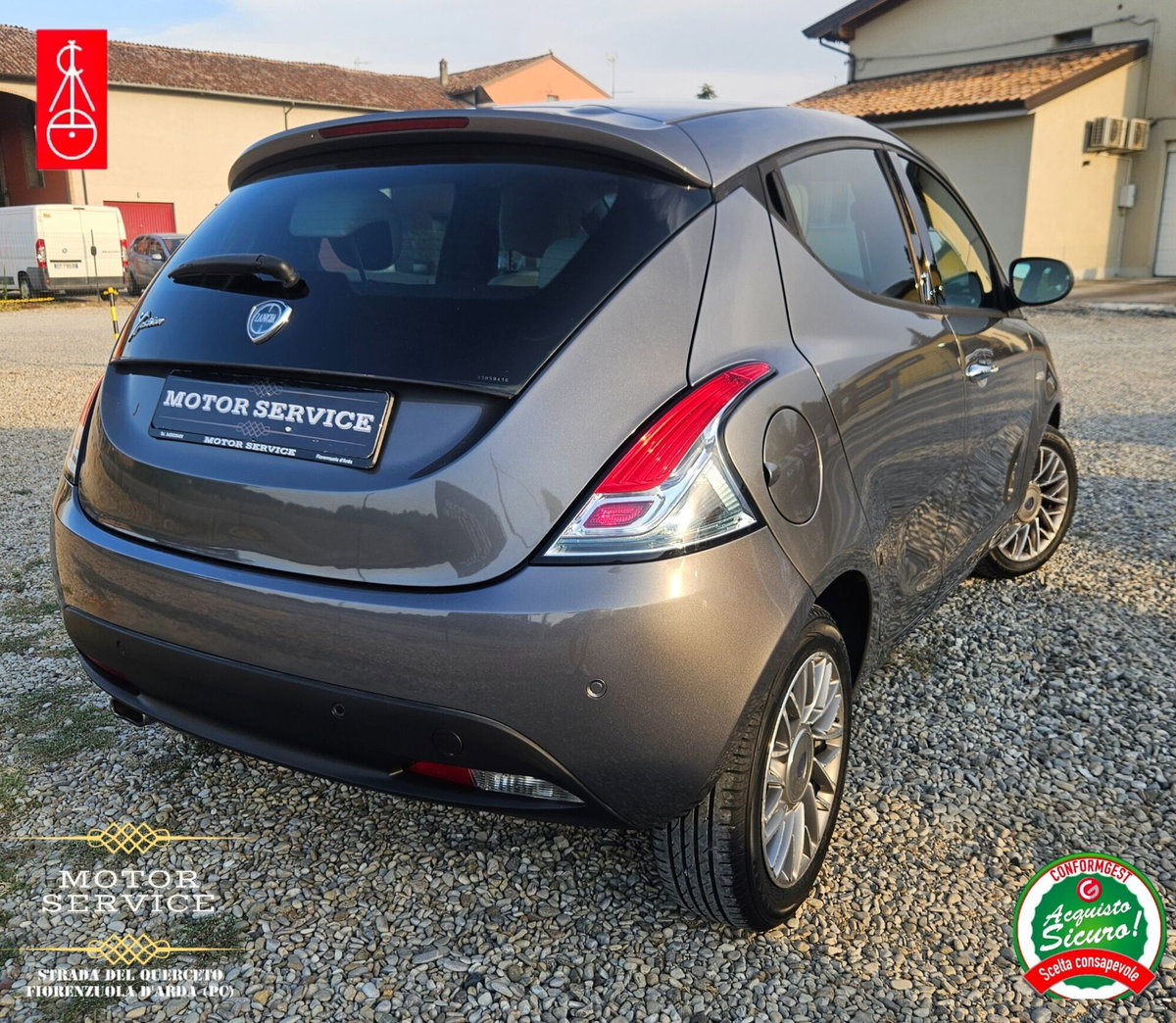 Lancia Ypsilon 1.2 69 CV 5 porte Gold (5)