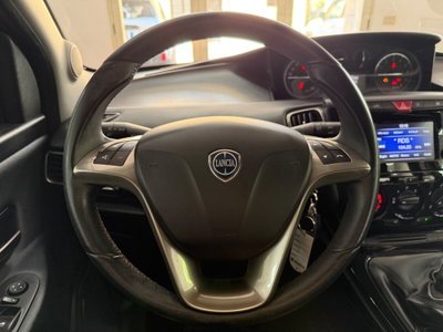Lancia Ypsilon 1.2 69 CV 5 porte Gold (10)