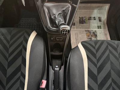 Lancia Ypsilon 1.2 69 CV 5 porte Gold (12)